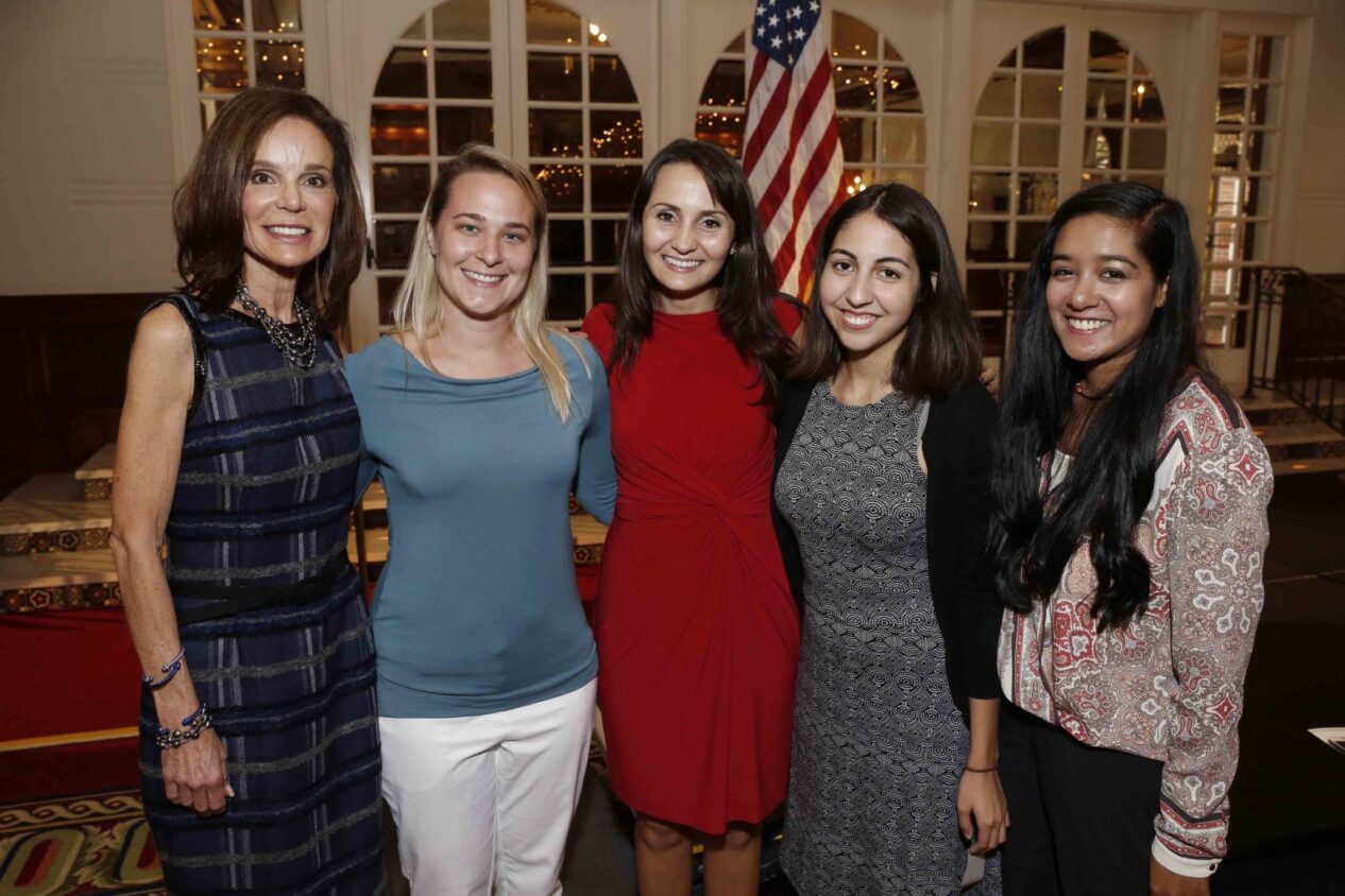 Scholarship Luncheon Brings Together USC Davis School Students and Supporters
