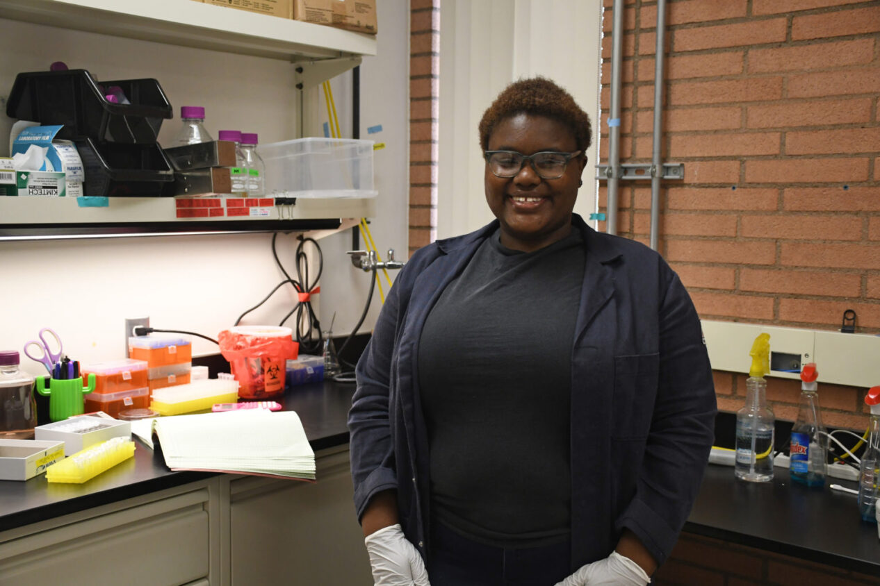 Deborah Adu in Curran Lab
